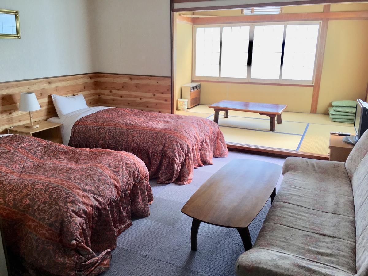 Pension Bergland Kusatsu  Exteriör bild