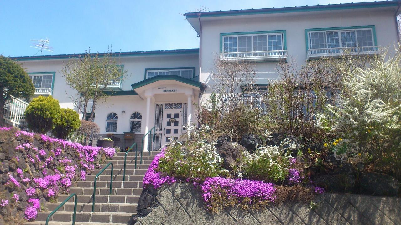 Pension Bergland Kusatsu  Exteriör bild